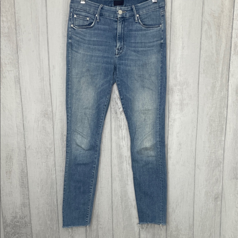 MOTHER Looker Ankle Fray. Light Blue Denim Jeans.